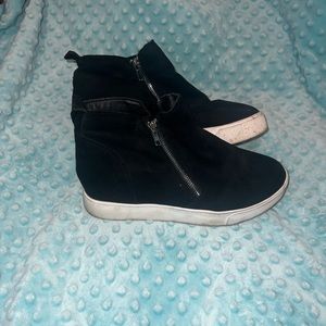 Women’s platform shoes